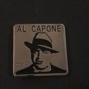 Al Capone novelty belt buckle.